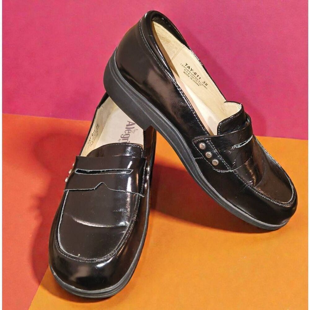 Alegria Taylor TAY-611 slip on Penny loafers Black patent leather teacher nurse